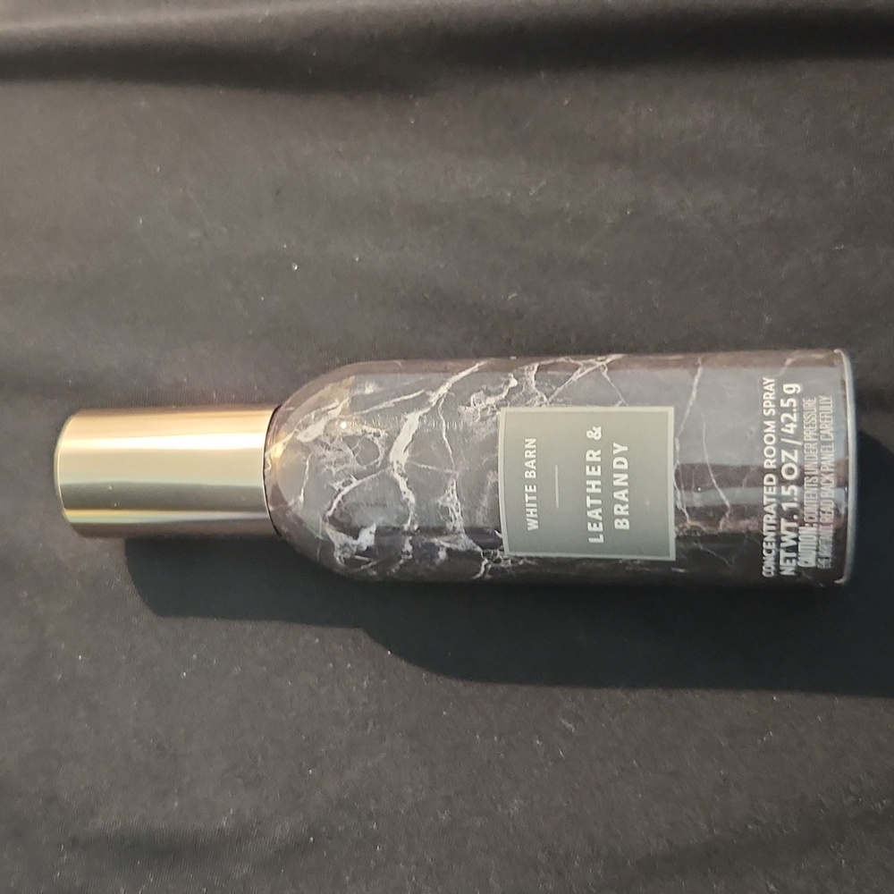 White Barn Leather & Brandy concentrated room spray 1.5oz 42.5 g